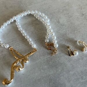 Brand new necklace and beautiful earrings